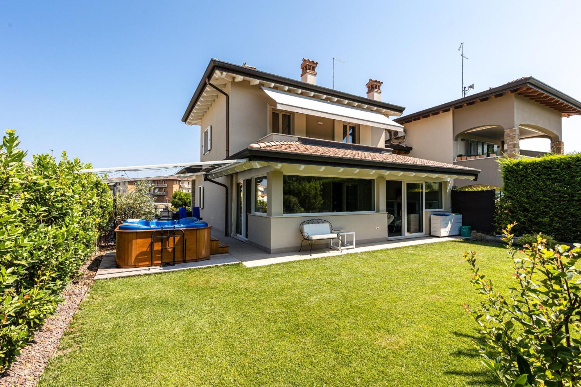 Villa Rita Пескиера дел Гарда Екстериор снимка